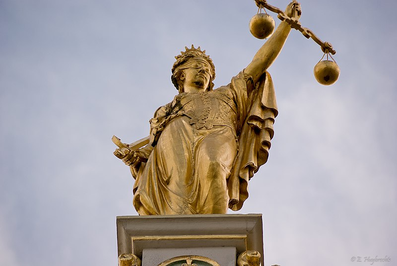 File:Golden Lady Justice, Bruges, Belgium (6204837462).jpg