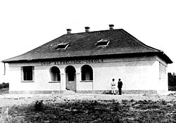 Gróf Klébelsberg tanyasi iskola Domaszéken az 1920-as években