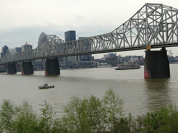 Competitors start to arrive at the start point of the 2007 Race