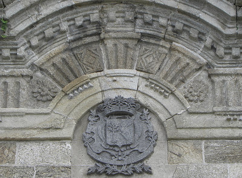 File:Guingamp (22) Hôtel de Ville 06.JPG