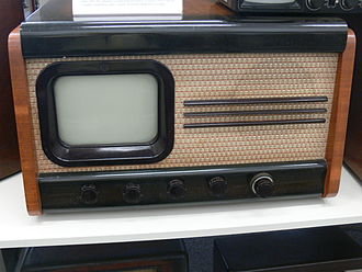 The first mass-produced Czechoslovak TV-set Tesla 4001A (1953-57). Horitz Museum - Fernseher Tesla 40001A.jpg