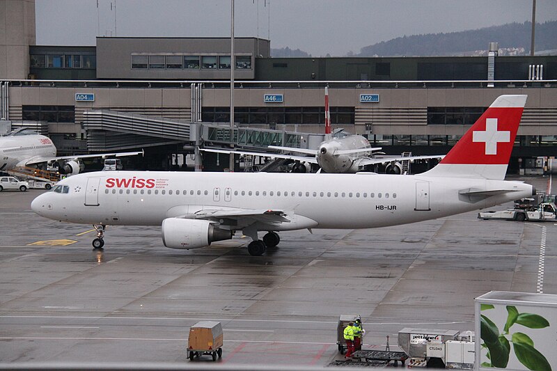 File:HB-IJR Airbus A320 SWISS (12747429954).jpg