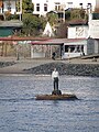 Stephan Balkenhol: Männerfigur vor der Strandperle in Övelgönne