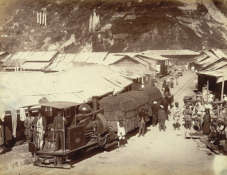 File:Hill village on Darjeeling Railway XL.jpg