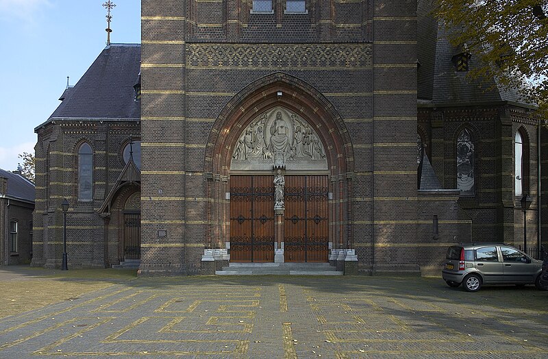 File:Hilversum Vituskerk B.jpg