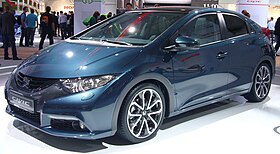 Honda Civic 2.2 i-DTEC (front quarter).jpg