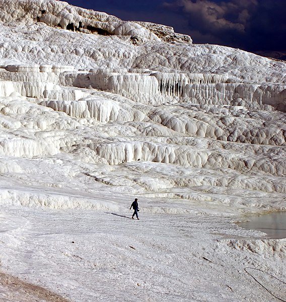 File:Hot Springs of Pamukkale Turkey.jpg