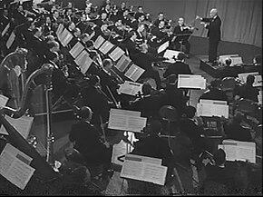 Arturo Toscanini conducting Verdi's La forza del destino overture Hymn of the Nations 1944 OWI film (10 Arturo Toscanini conducting Verdi's La Forza del Destino 10).jpg