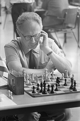 IBM 1966: Mikhail Botvinnik IBM-schaaktoernooi, de Rus dr. ir. M.M. Botwinnik aan het bord, Bestanddeelnr 919-3429.jpg