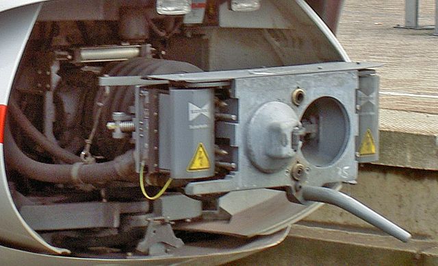 Scharfenberg coupler on ICE 3 EMU