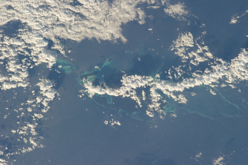 File:ISS036-E-12670 - View of New Caledonia.jpg