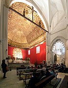 Otra vista de la capilla principal del real monasterio-palacio de Las Claras, en Tordesillas (Valladolid, España)