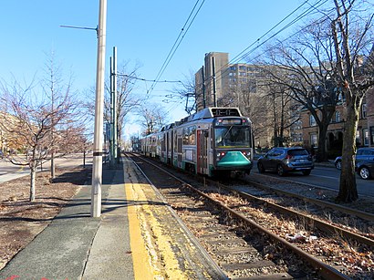 Inbound train passing Dean Road station (2), December 2018.JPG