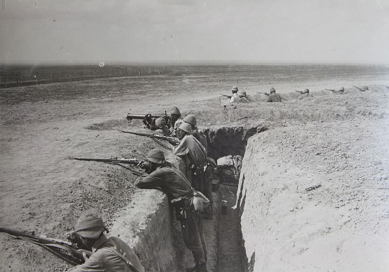 File:Israel in World War I - Soldiers in the trenches H OP 038.JPG