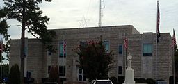 Izard County Courthouse 2.jpg