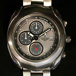 Jacques Lemans quartz chronograph watch (cropped).jpg