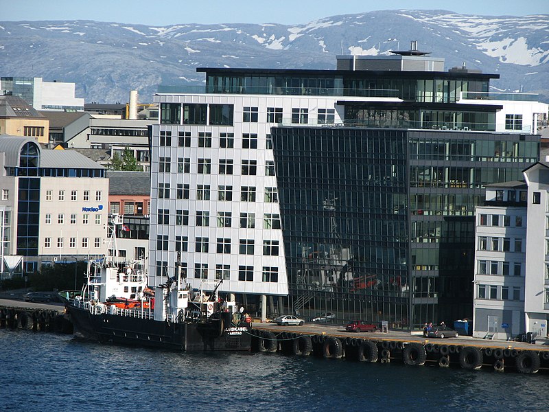 File:Jakhelln Brygge.jpg