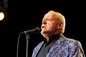 Joe Cocker lors du festival du Bout du Monde 2013, à Crozon (Bretagne). (définition réelle 5 184 × 3 456)