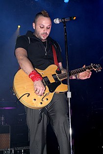 Justin Furstenfeld v dubnu 2010.