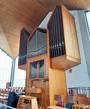 Köln-Worringen, Friedenskirche (Peter-Orgel) (3).jpg