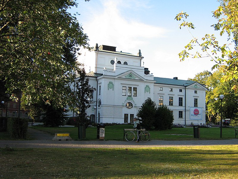 File:Karlstad Teatern (Värmlandsoperan).JPG