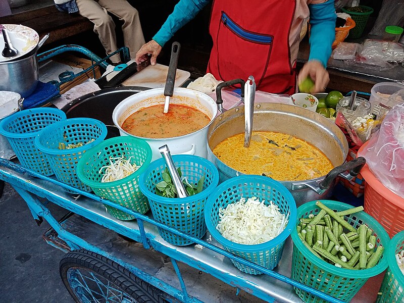 File:Khanom Chin vendor cart.jpg