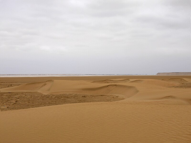 File:Khenfiss dunes.jpg