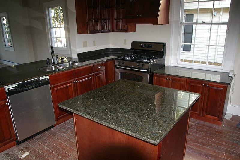 File:Kitchen with island, New Orleans 2007.jpg