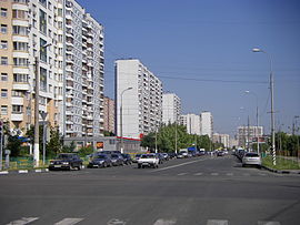 Calle clave cerca de la intersección con la calle Brateevskaya