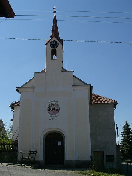 File:Kučeř-church.jpg