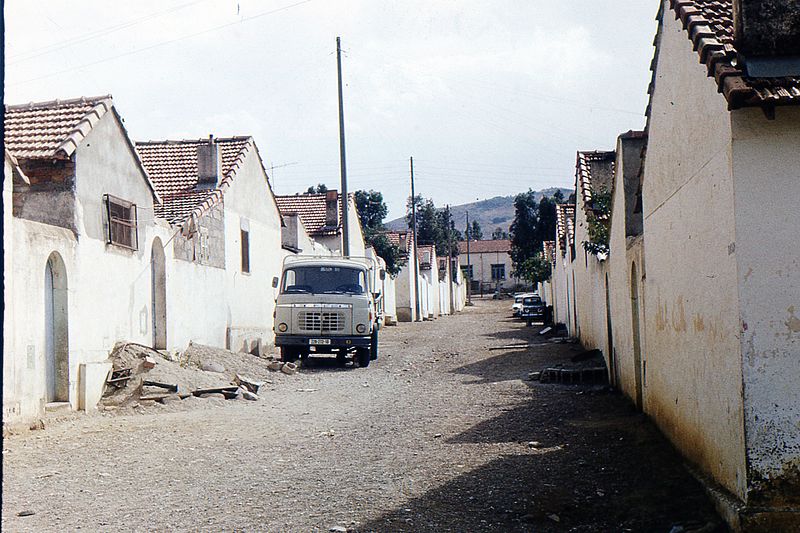 File:Lakhdaria 1977 - panoramio.jpg