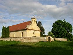 Kostel svatého Jiří se hřbitovem