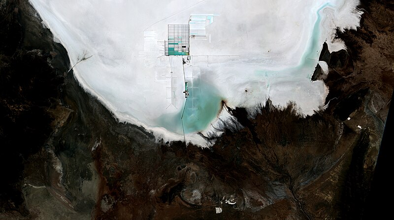 File:Lithium mine at Bolivia´s Uyuni Salt Flat, on a CBERS4 MUX yesterday´s image.jpg