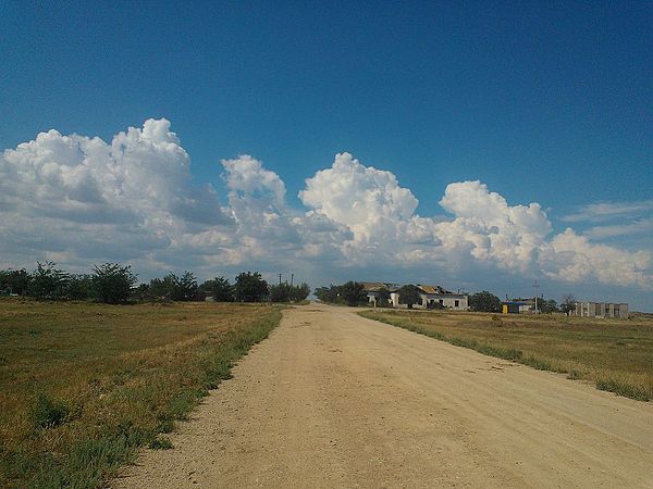 Село сакское. Село Луговое Сакский район. Село Луговое Крым. Ильинка Сакский район. Пляж село Луговое.