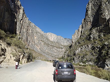 Driving into La Huasteca Canyon