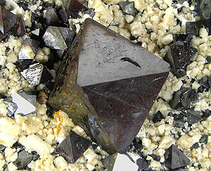 Magnetite-278427.jpg