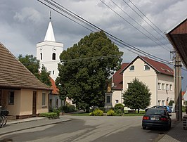 Malešovice - ulice ke kostelu.jpg