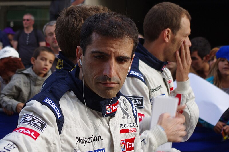 File:Marc Gené Le Mans drivers parade 2011.jpg