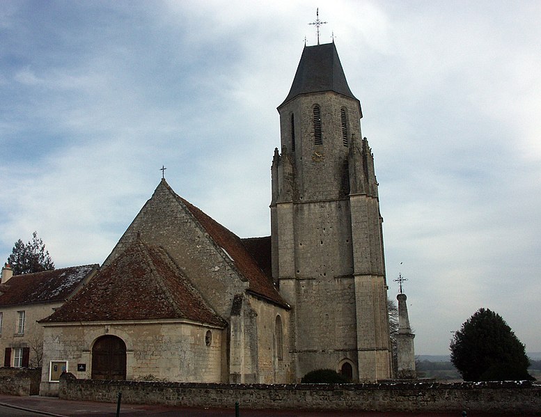 Fichier:Mauves-sur-Huisne, Orne, église Saint Pierre bu 101.jpg