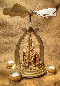 A spanbaum as the central column of a Christmas pyramid Moderne Weihnachtspyramide mit Krippe.jpg