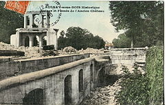 AULNAY historique - Ruines et fossés de l'Ancien Château