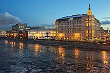 Moscow, Raushskaya Embankment from Moskvoretsky Bridge (1).jpg