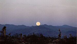 Lua: Nome e etimologia, Formação, Características físicas