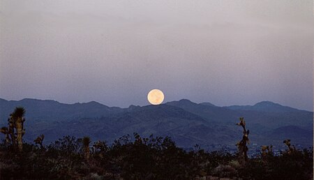 Fail:Mountain_Moonset.jpg