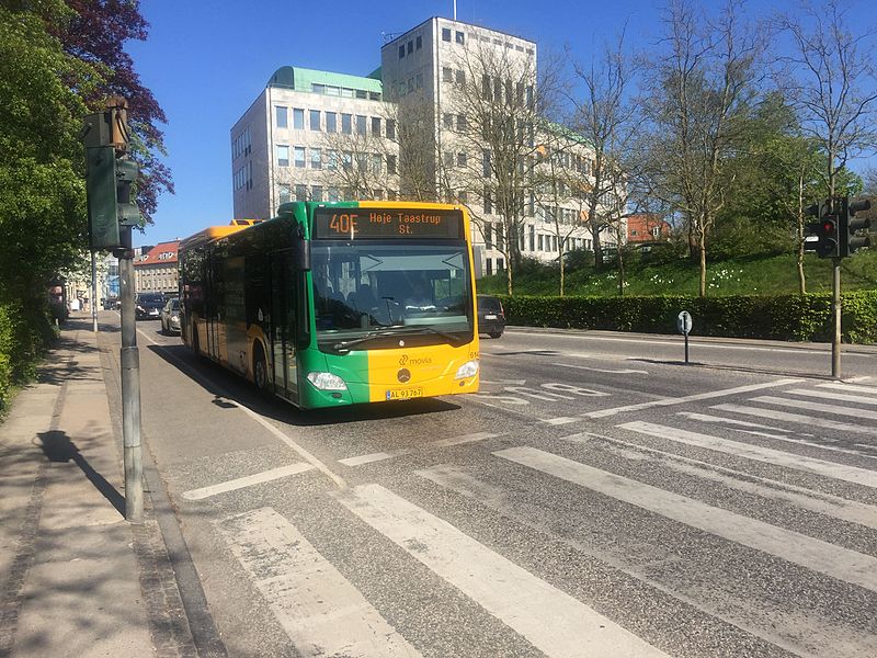 File:Movia bus line 40E at Lyngby Torv.jpeg