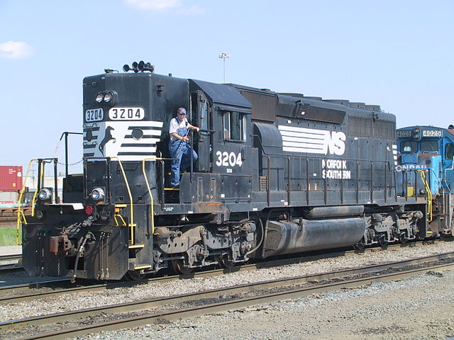 NS 3204, an example of a SD40-2 built with a high short hood.