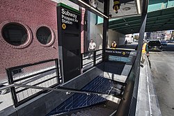 Entrance to the southbound platform on the west side of Fourth Avenue NYCT 8787 (38121751271).jpg