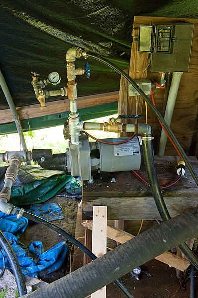 File:New pump for the well (4679681019).jpg