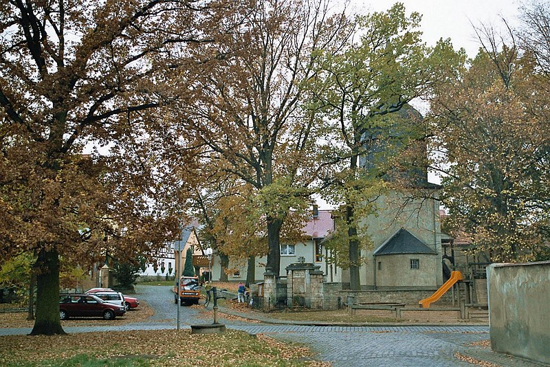 File:Niederreißen-Kirche.jpg