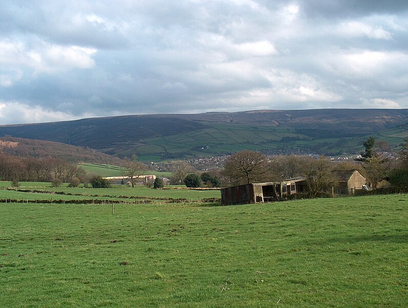 File:Old farm buildings - geograph.org.uk - 1745558.jpg